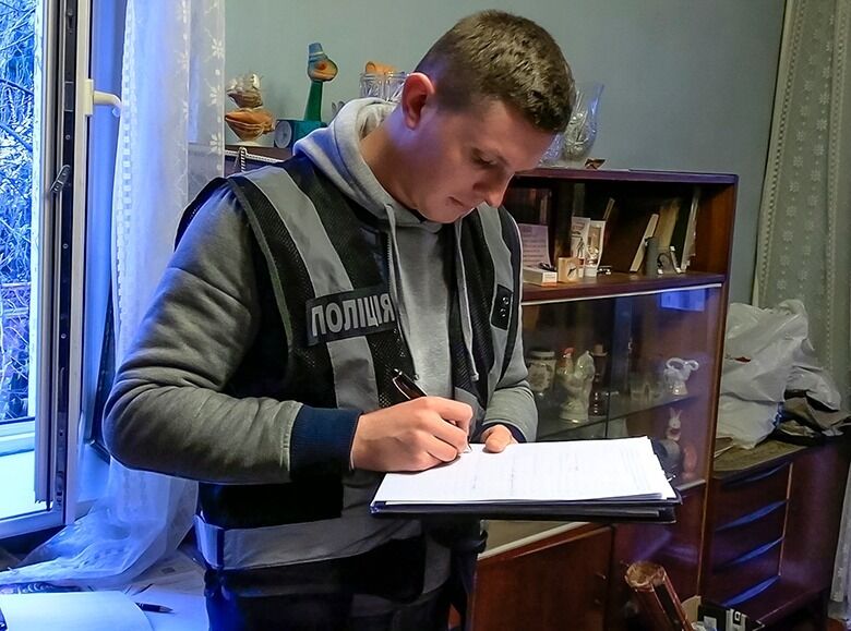 У Києві рецидивіст зарізав чоловіка, у якого тимчасово мешкав. Фото і відео