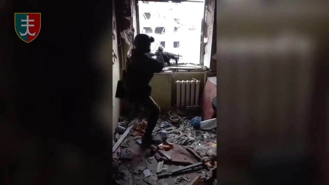 Куля пролетіла прямо над головою: відео дивного порятунку воїна ЗСУ вразило мережу dqxikeidqxiqqeant