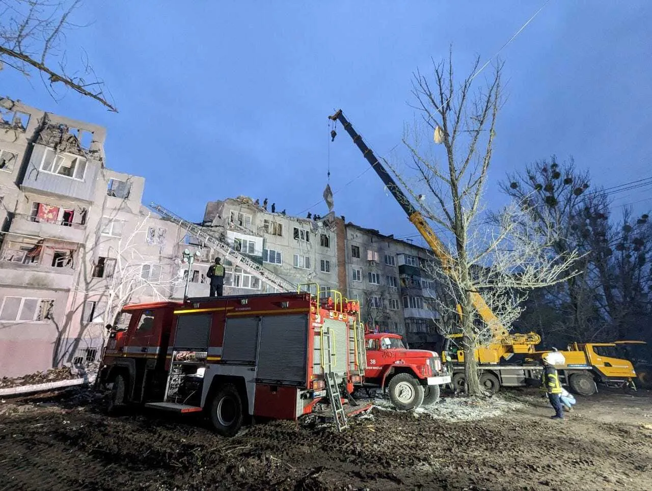 Кількість загиблих від удару РФ по Слов’янську зросла до дев’яти, 21 поранено. Фото і відео