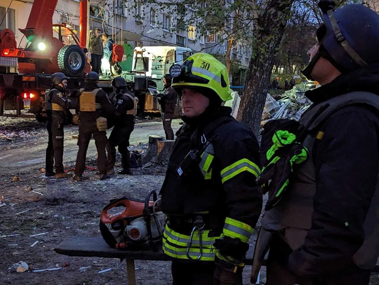 Кількість загиблих від удару РФ по Слов’янську зросла до дев’яти, 21 поранено. Фото і відео