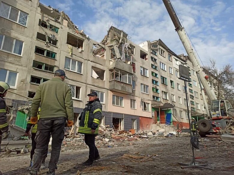 Рятувальна операція у Слов’янську триває. Під завалами можуть перебувати 4 осіб, - ДСНС 06