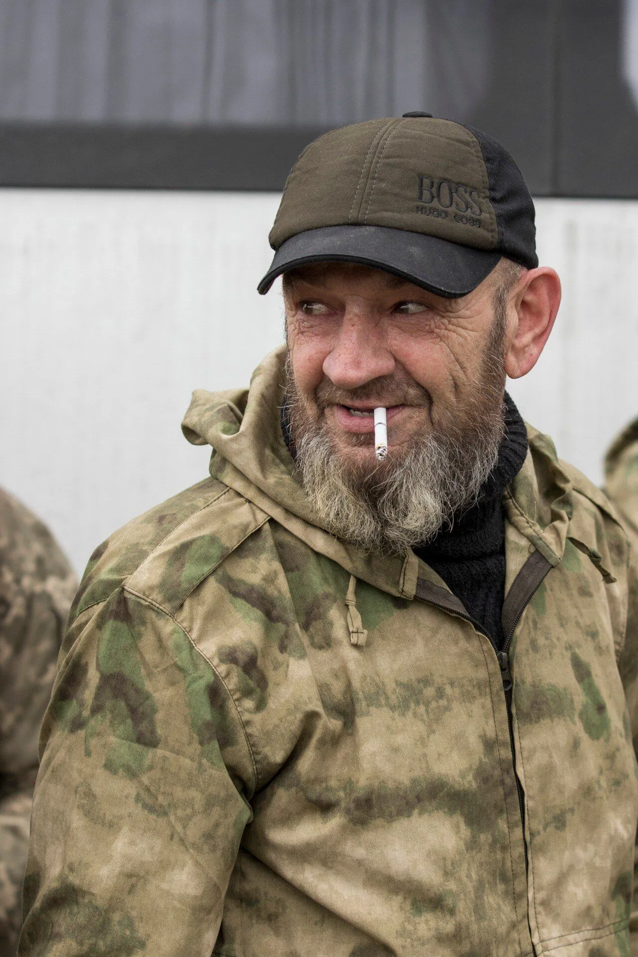 Повернуло 130 людей: відбувся великий Великодній обмін полоненими. Фото і відео