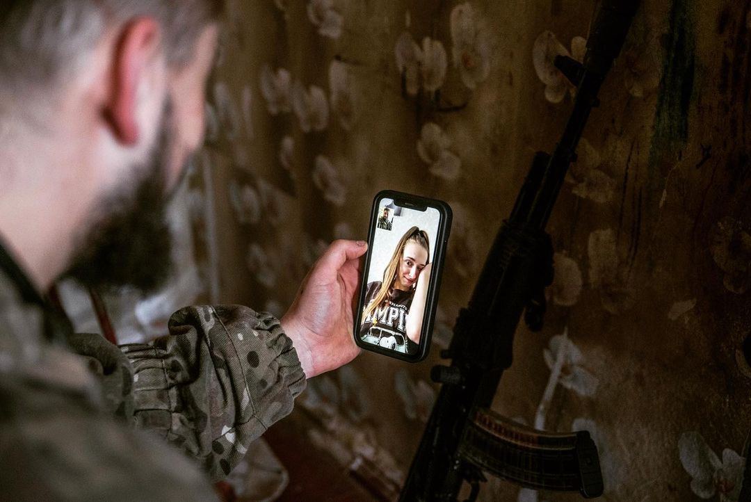 "Творимо перемогу самі": Зеленський показав, що роблять воїни ЗСУ на Великдень. Фото