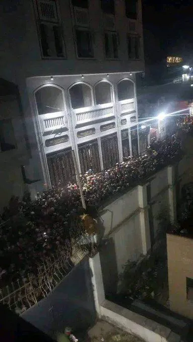 У Ємені через тисняву в школі загинули 78 людей, сотні отримали поранення. Фото і відео