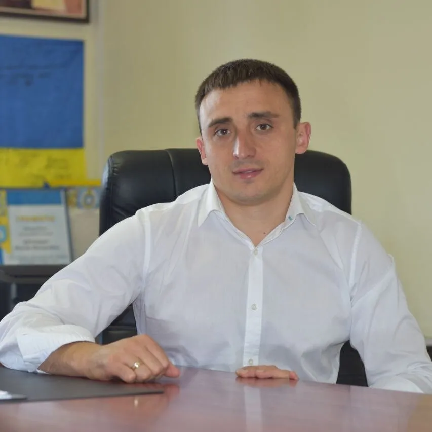 Затриманий на хабарі голова Зазимської ОТГ Крупенко вже повернувся на роботу dqxikeidqxiqqeant