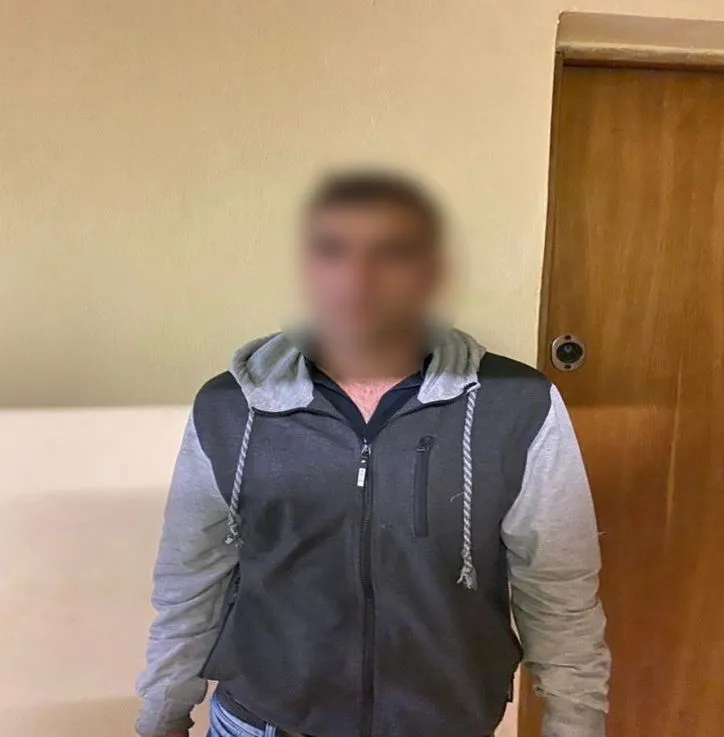 Ухилист, який намагався виїхати за кордон за чужим свідоцтвом про народження