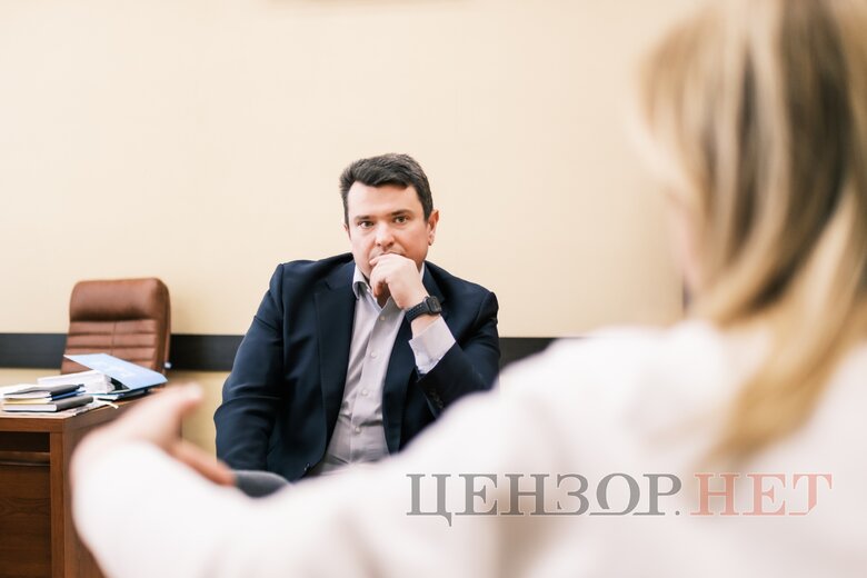 Артем Ситник: Я розумію, що у багатьох є надія, що якщо не буде декларування, то до їхніх необґрунтованих активів ніхто не добереться. Насправді це не так 08 Артем Ситник: Я розумію, що у багатьох є надія, що якщо не буде декларування, то до їхніх необґрунтованих активів ніхто не добереться. Насправді це не так 08