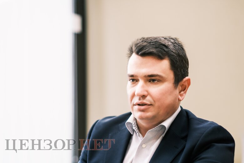 Артем Сытник: Я понимаю, что у многих есть надежда, что если не будет декларирования, то до их необоснованных активов никто не доберется. На самом деле это не так 10 Артем Ситник: Я розумію, що у багатьох є надія, що якщо не буде декларування, то до їхніх необґрунтованих активів ніхто не добереться. Насправді це не так 10