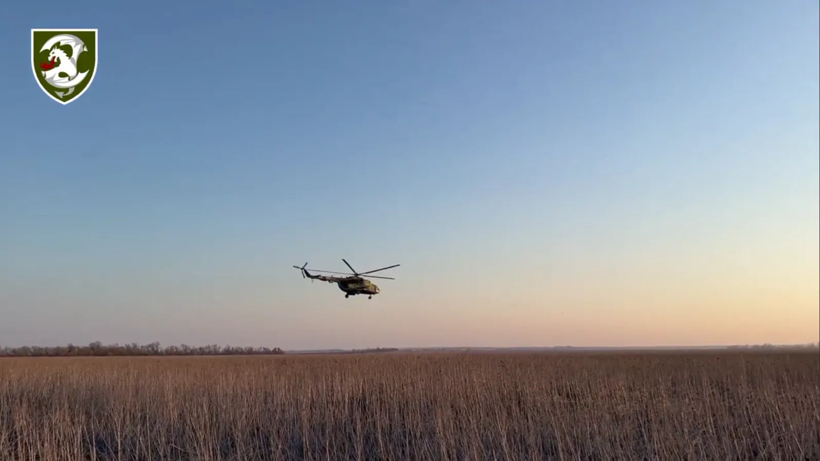 Українські авіатори передали привіт із неба сонячного бойового дня: відео, що надихає dqxikeidqxitkant