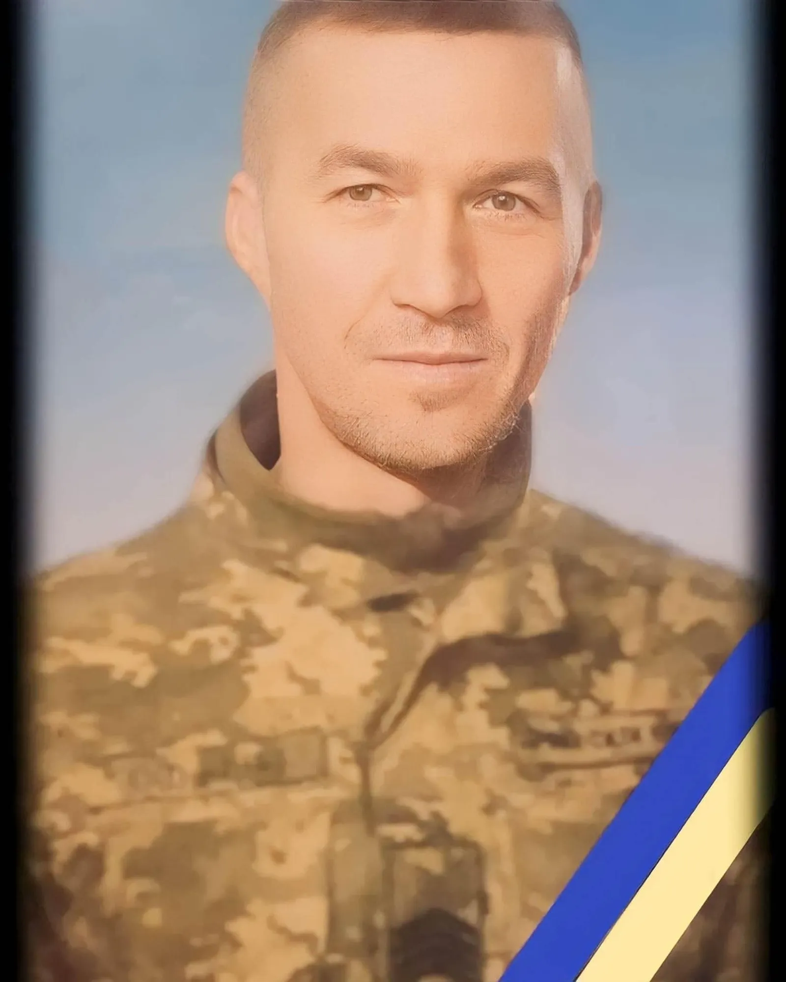 На Чернігівщині попрощалися зі старшиною, який загинув у бою проти Росії на Донеччині. Фото dqxikeidqxiqqeant