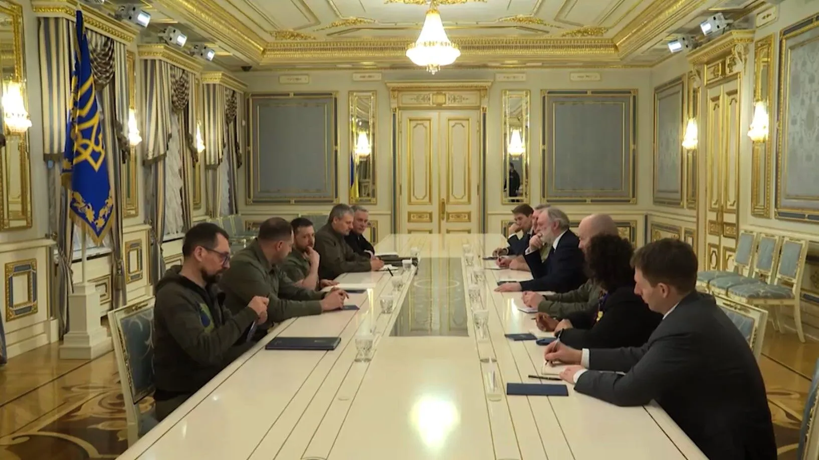 Зеленский призвал Британию взять лидерство в формировании воздушной коалиции для Украины