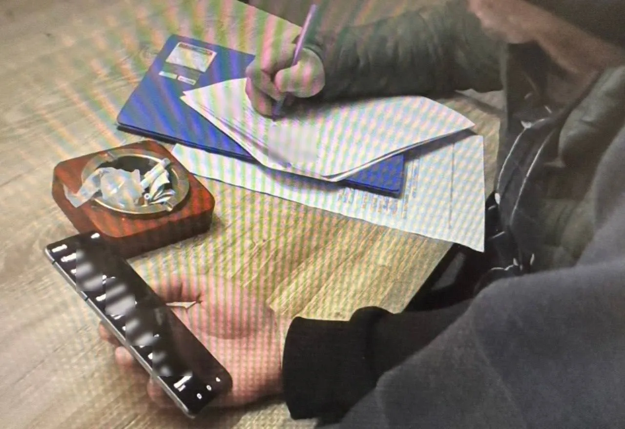 В Киевской области рецидивист, находясь в СИЗО, "продавал" гражданам несуществующие авто. Фото dqxikeidqxitkant