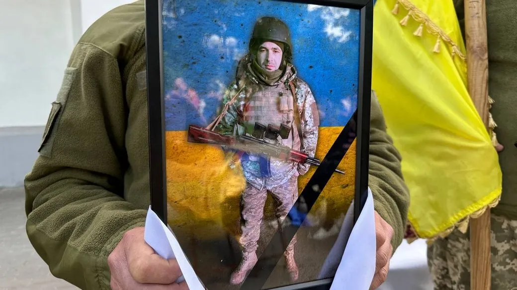 У Полтаві попрощалися із військовим медиком, який загинув внаслідок ворожого обстрілу біля Авдіївки. Фото