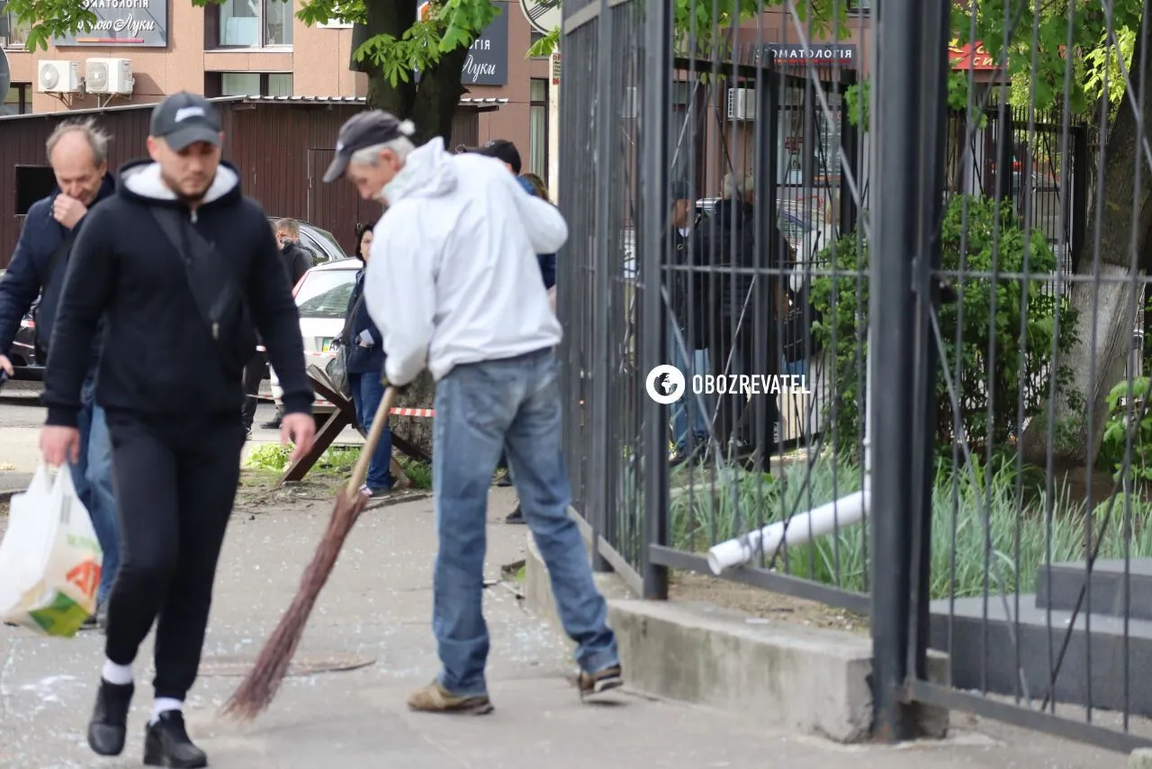 Наслідки наймасованішої атаки дронів на Київ: пошкоджено будинки, машини та об’єкти інфраструктури. Фото та відео