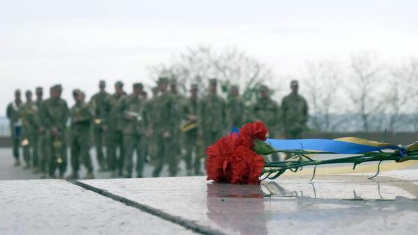 Український військовий оркестр на церемонії з покладання квітів. Одеса, 8 травня 2023 © RFI / Дмитро Долматов