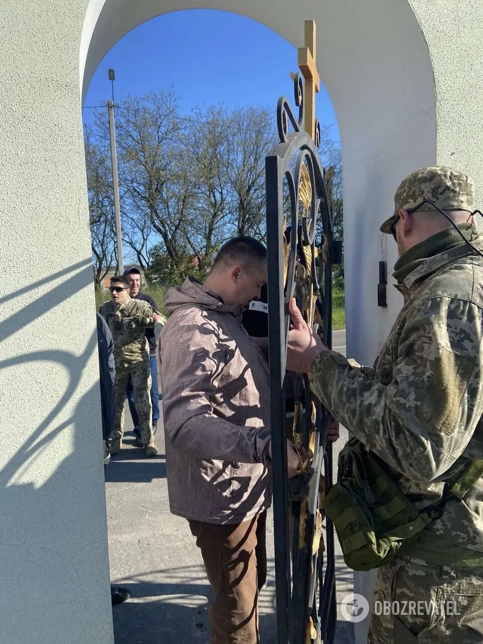 Под Киевом община перешла в ПЦУ: священник МПЦ вызвал следователей. Фото и видео dqxikeidqxitkant