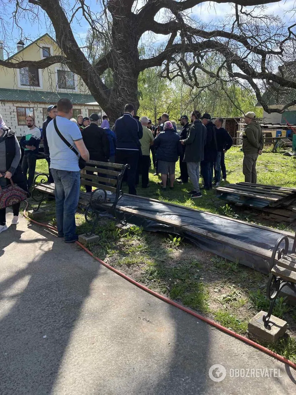 Под Киевом община перешла в ПЦУ: священник МПЦ вызвал следователей. Фото и видео