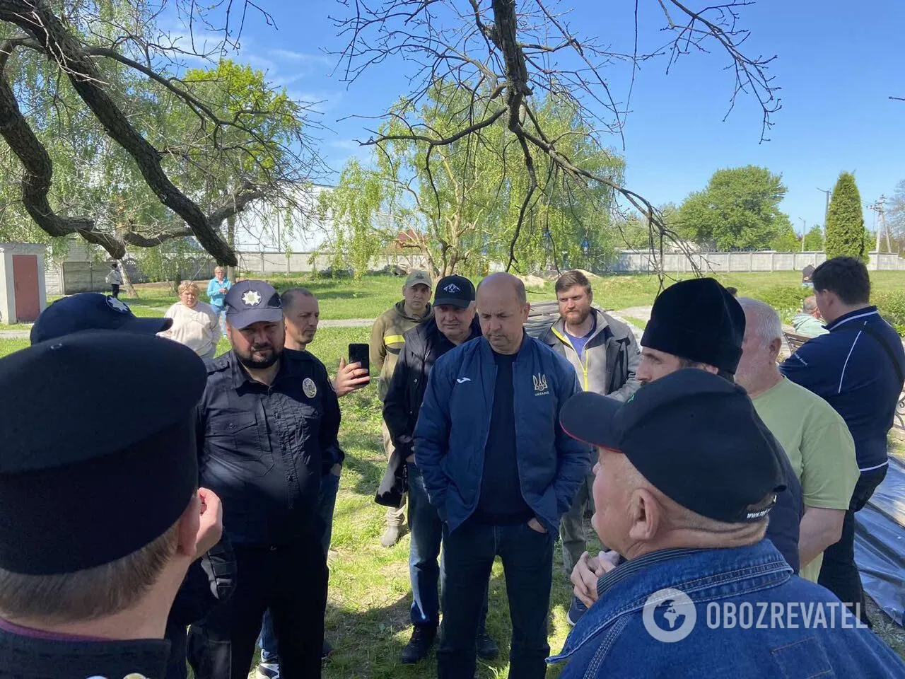 Під Києвом громада перейшла до ПЦУ: священник МПЦ викликав слідчих. Фото та відео