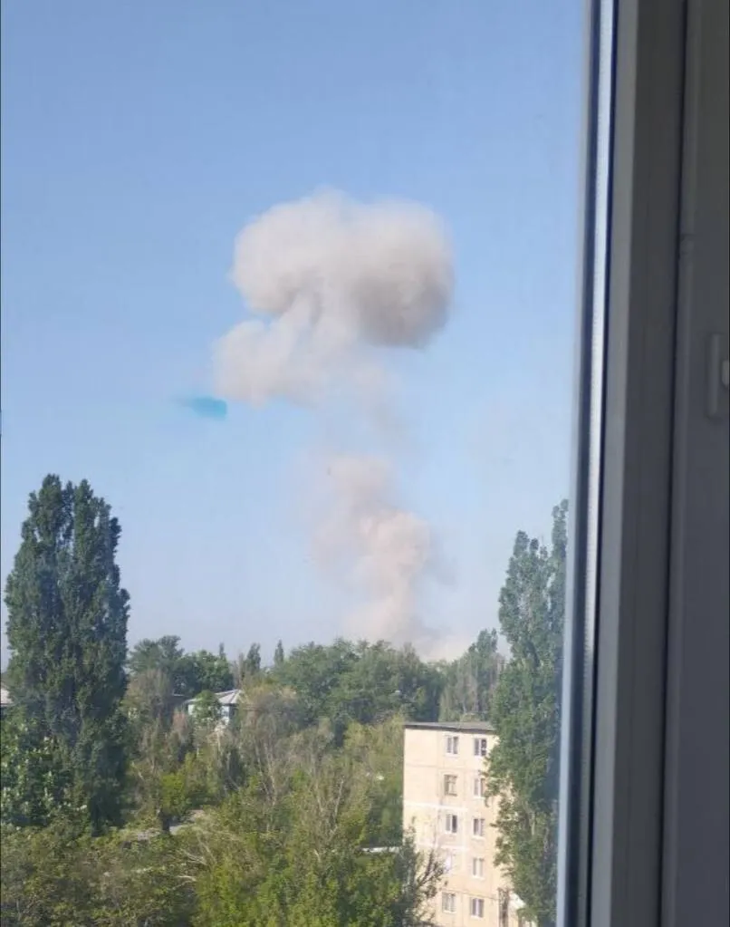 В окупованому Луганську нова "бавовна": піднявся дим. Фото