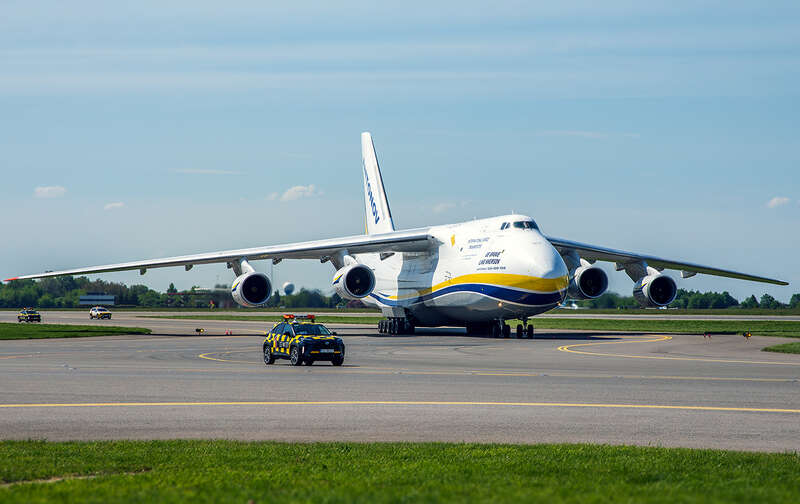 Найбільший вантажний літак. З’явилися фото доставки HIMARS українською "Русланом" dqxikeidqxitkant