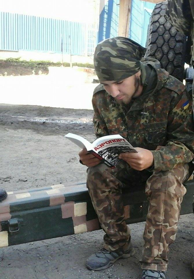 Від захвату до нудьги: що бійці, журналісти і книголюби думають про "Аеропорт" - фото 2 Від захвату до нудьги: що бійці, журналісти і книголюби думають про "Аеропорт" - фото 2