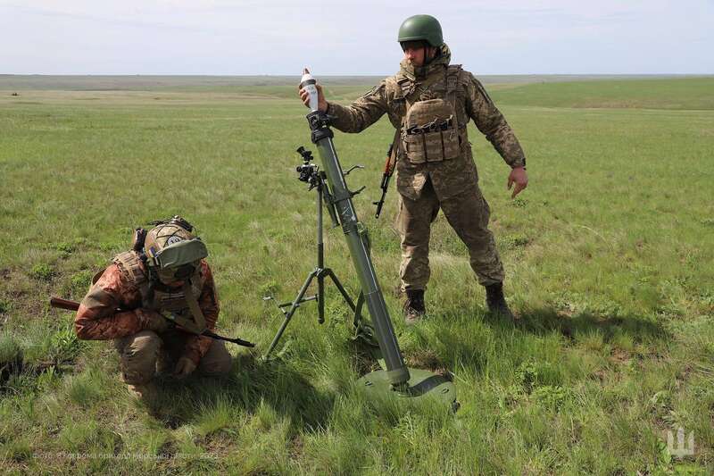 "Враг чувствует мощь наших воинов": Зеленский поздравил украинских морпехов с праздником