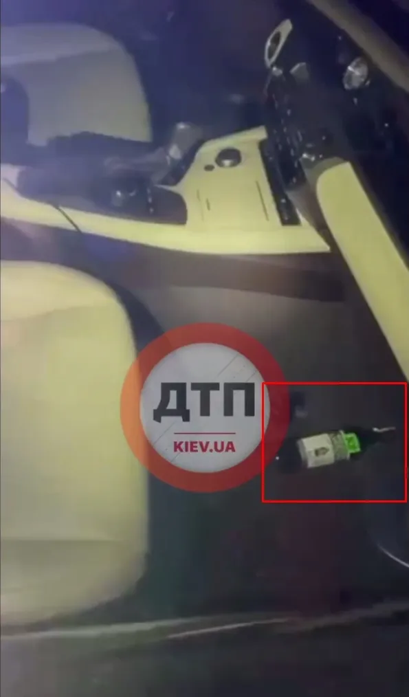 В Киеве ночью легковушка на блокпоста сбила насмерть военнослужащего: якобы за рулем был судья. Видео