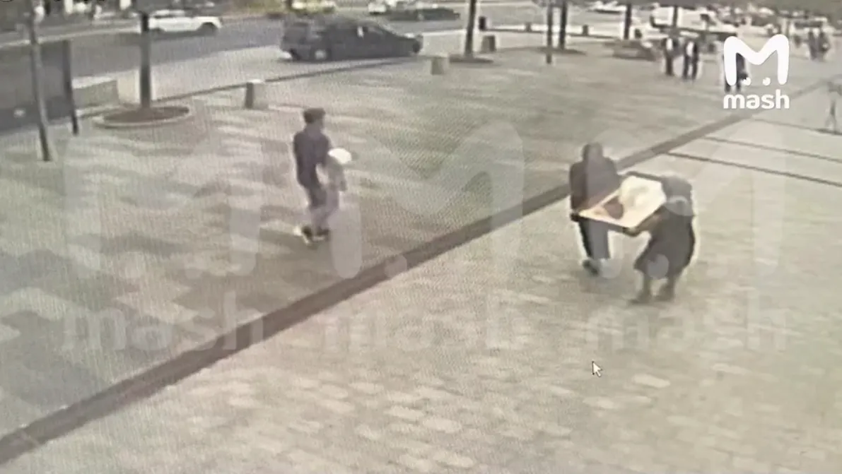 Просто під носом у ФСБ: у Москві викрали незаконно вивезену з Донбасу ікону. Відео