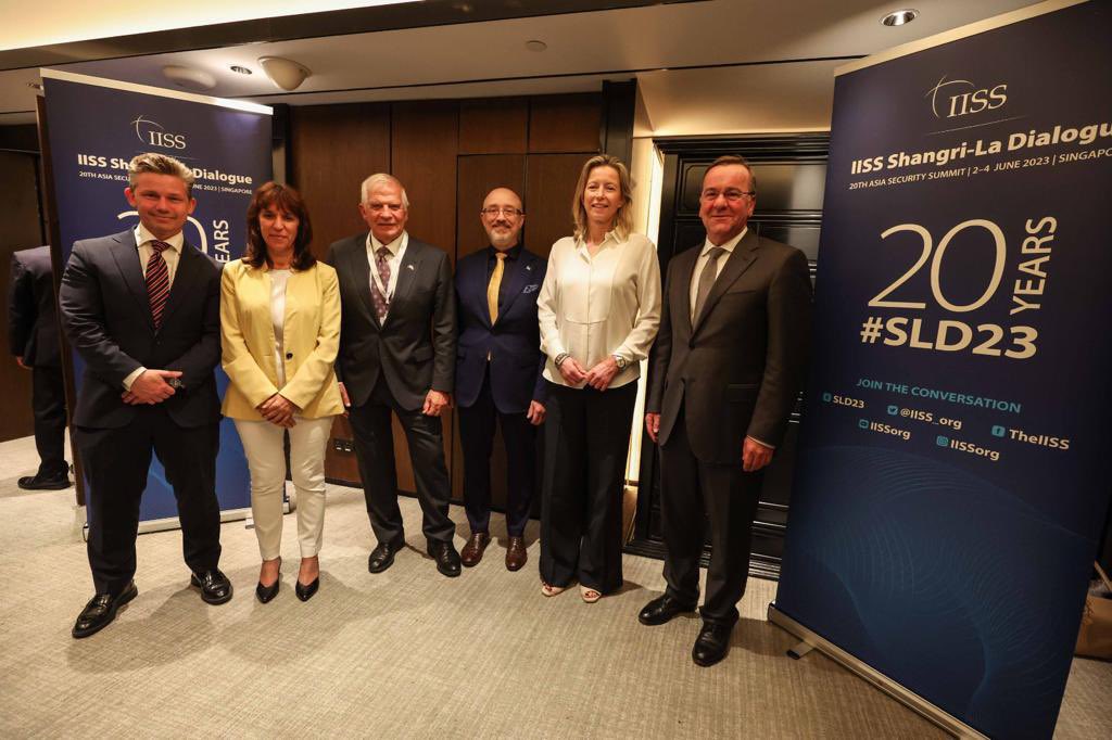 Резников встретился с главным дипломатом ЕС в Сингапуре dqxikeidqxiqqeant