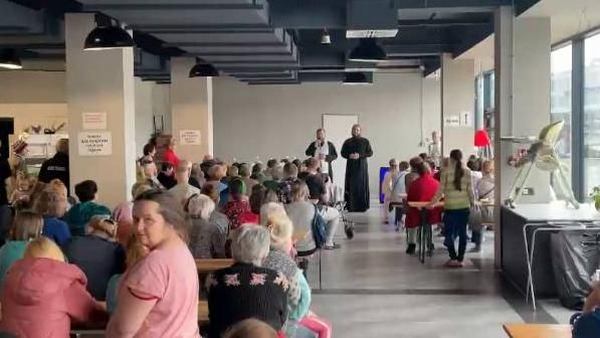 ФОТО, Вадим Онищук. Церковь в приюте. Службы здесь бывают и католические, и православные: какой священник придет – того и служба.