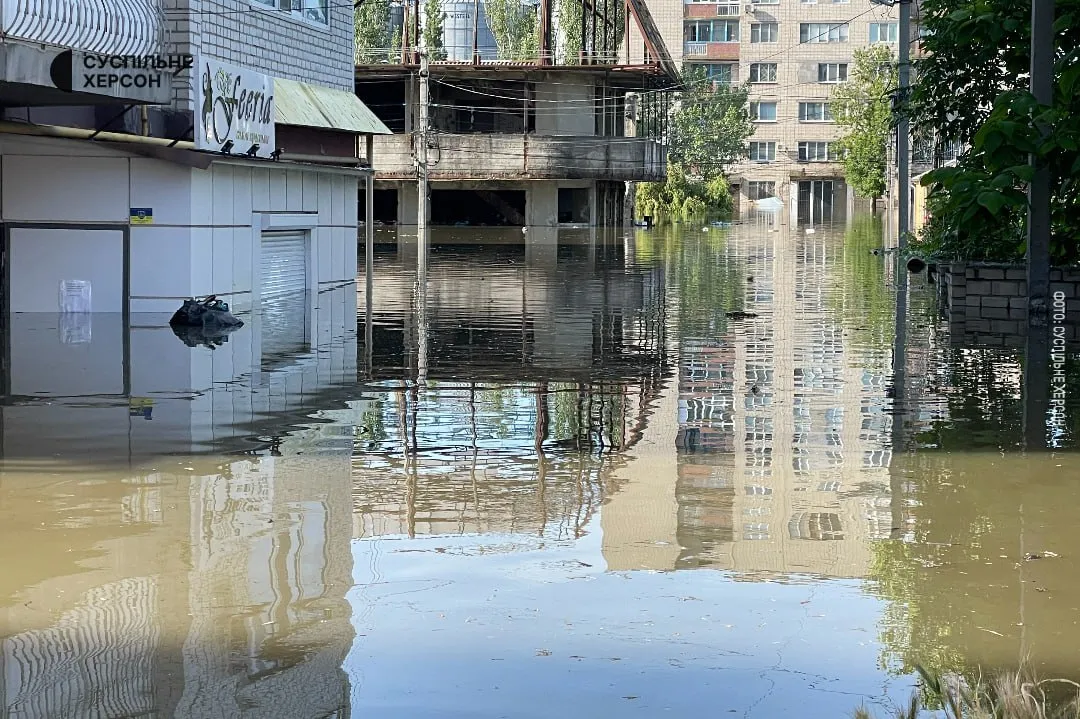 В Олешках є перші загиблі, Гола Пристань може повністю піти під воду: все про наслідки підриву Каховської ГЕС (оновлюється)