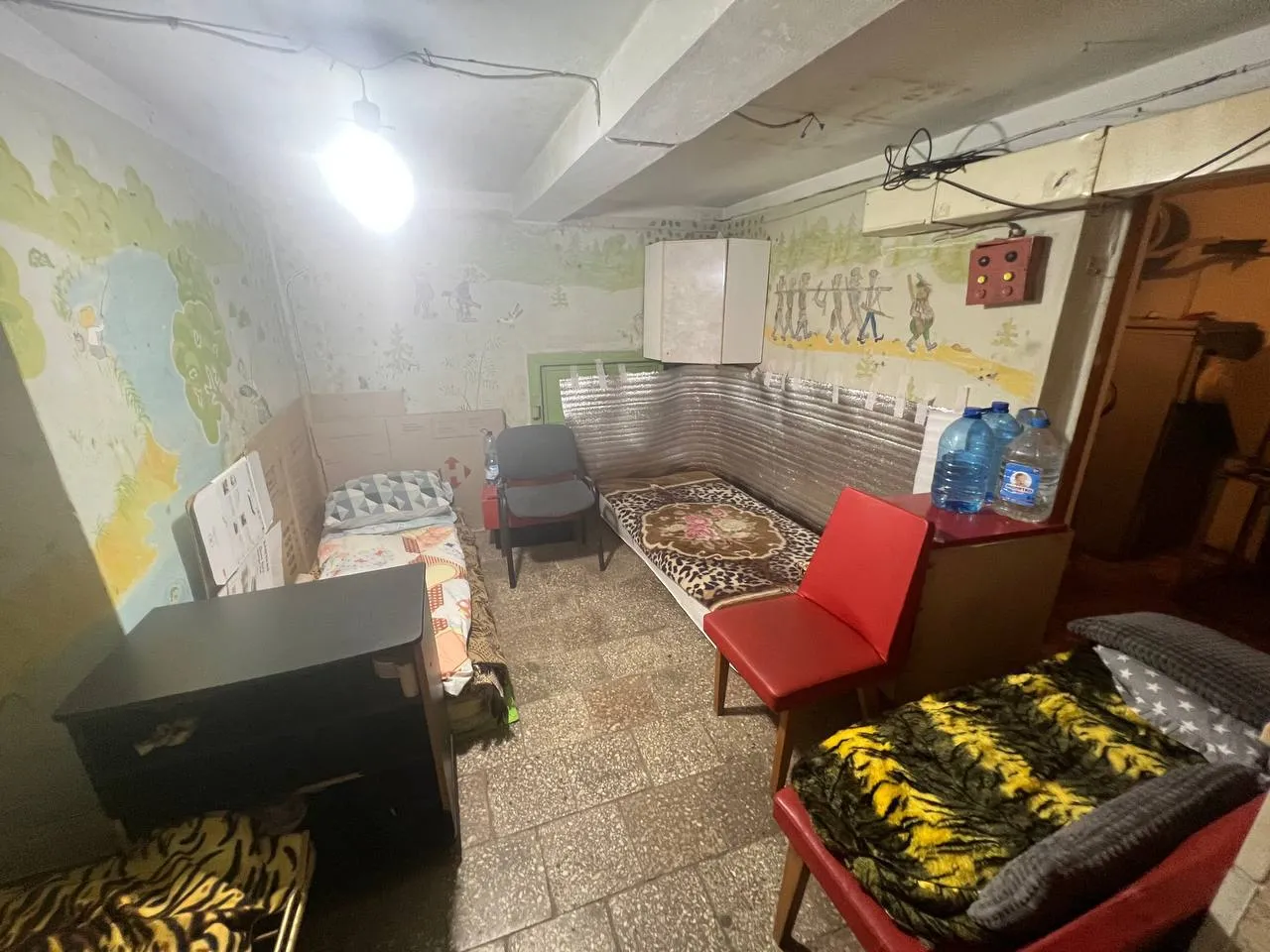 Міністр показав, як у Києві виглядає укриття з ремонтом за 1,3 млн грн. Фото