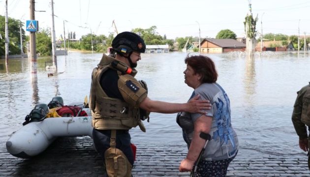 Из зоны подтопления в Херсонской области эвакуировали уже 2 339 человек dqxikeidqxitkant