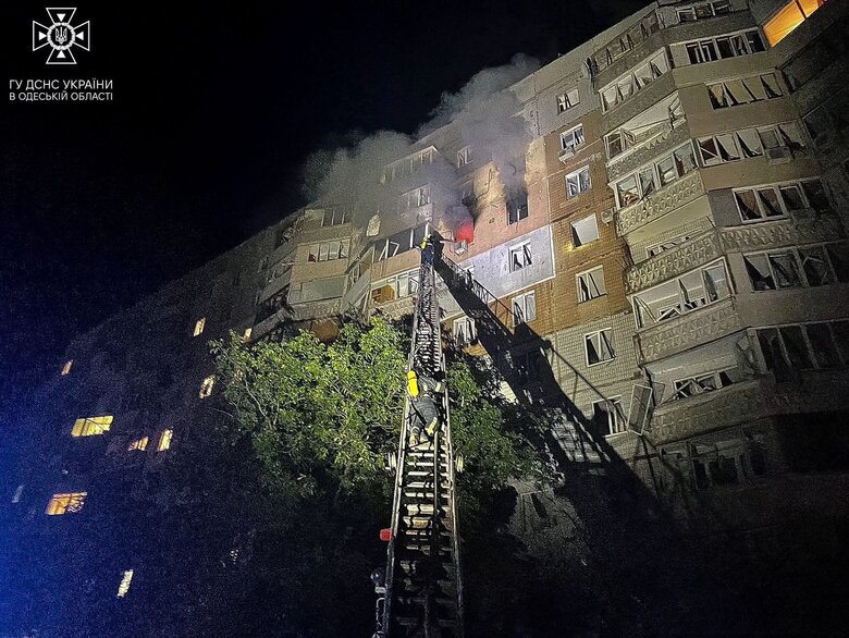 Последствия вражеской атаки дронами в Одессу 12