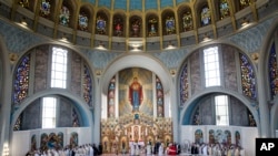 Інтронізація архиєпископа-митрополита Української Католицької Філадельфійської Архиєпархії Бориса Ґудзяка в Українському Католицькому Соборі Непорочного Зачаття у Філадельфії, у вівторок, 4 червня 2019 р. (AP Photo/Matt Rourke)