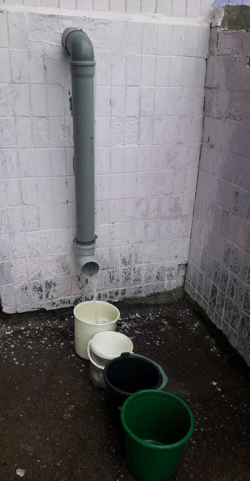 Новости Днепра про Мешканці Марганця збирають дощову воду під будинками та на балконах (ФОТО) dqxikeidqxiqxxant