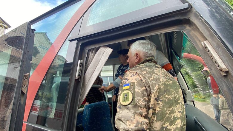 Наслідки обстрілу інтернату на Сумщині: Підопічних евакуювали в безпечні місця 05 Наслідки обстрілу інтернату на Сумщині: Підопічних евакуювали в безпечні місця 05