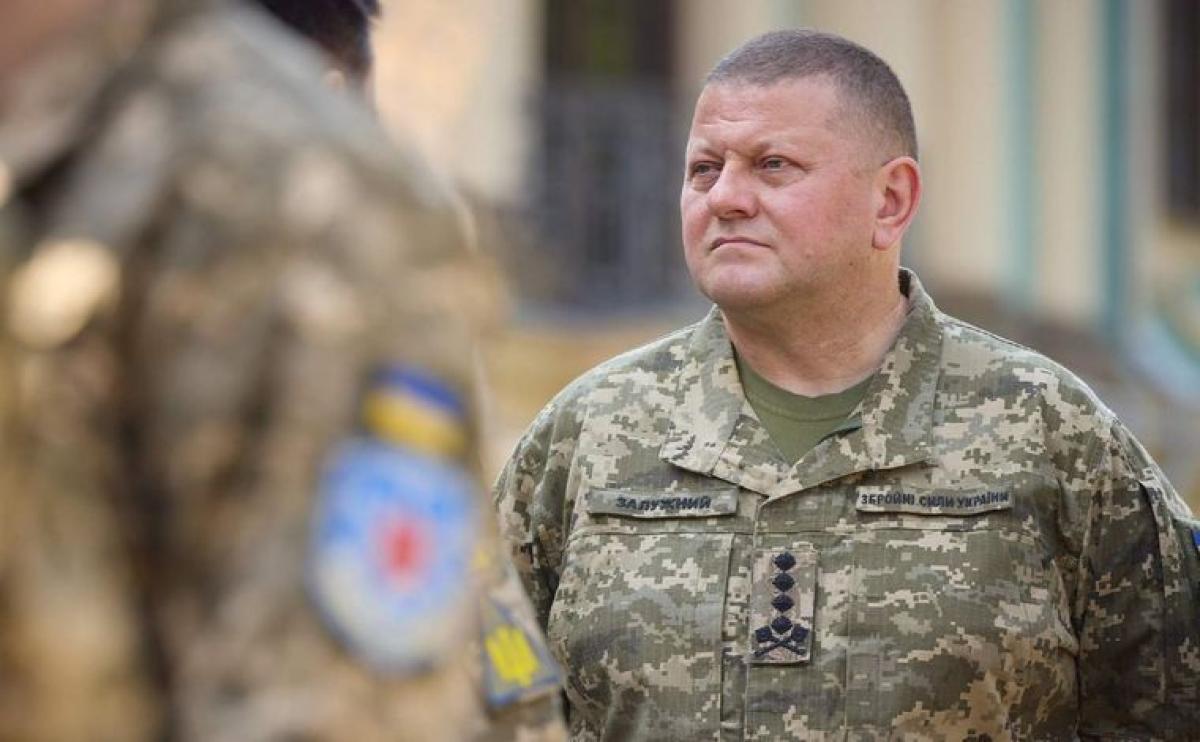 Мріяв стати коміком: як Залужний перетворився з ’Валерчика’ на мужнього генерала