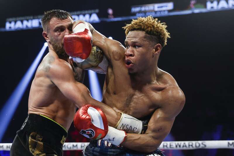 Ломаченко лишили первого места в рейтинге WBO