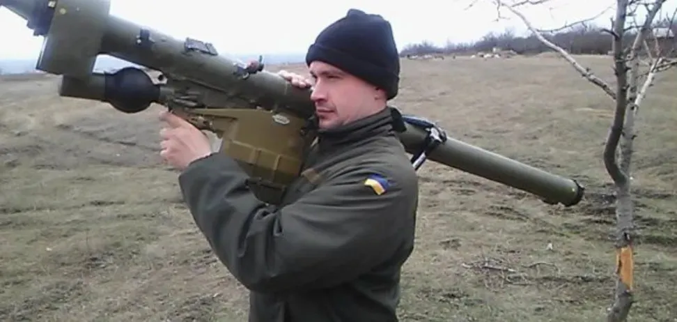 Известный футбольный комментатор серьезно пострадал от взрыва в многоэтажке в Киеве