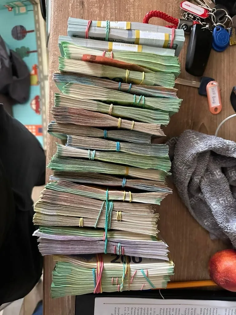 В Україні правоохоронці припинили діяльність чотирьох call-центрів, які виманювали кошти у іноземців: діяли у Києві та Львові