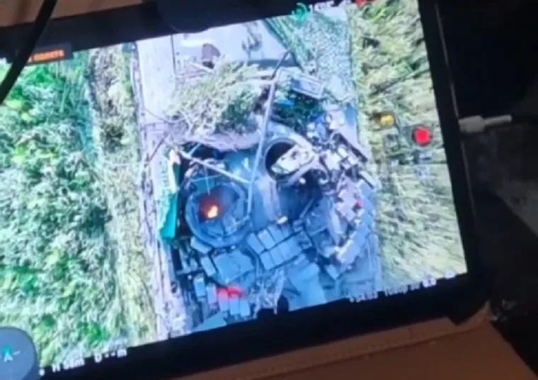 Відпрацювали ювелірно: бійці Нацгвардії влучили просто в люк російського танку на Донеччині. Відео