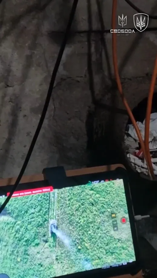 Відпрацювали ювелірно: бійці Нацгвардії влучили просто в люк російського танку на Донеччині. Відео