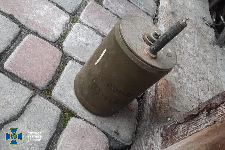 У лісника на Львівщині виявили схрон зі зброєю та боєприпасами, - СБУ 07