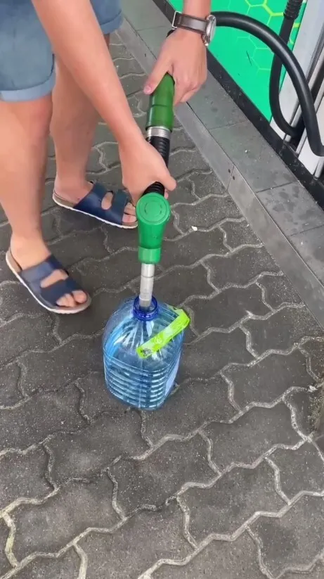 У Львові на заправці