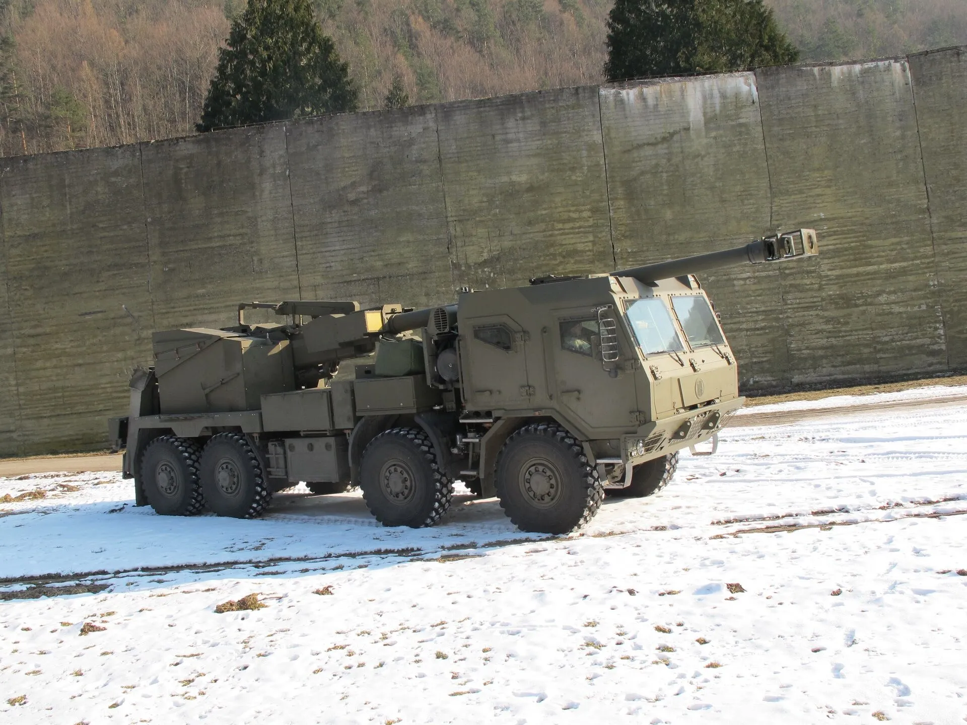Украина вместе со Словакией создадут 155-мм САУ на базе самоходной гаубицы Eva dqxikeidqxiqqeant