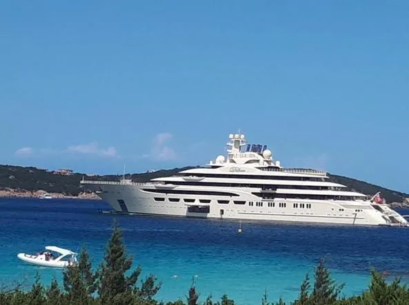 Яхта Усманова dqxikeidqxiqqeant