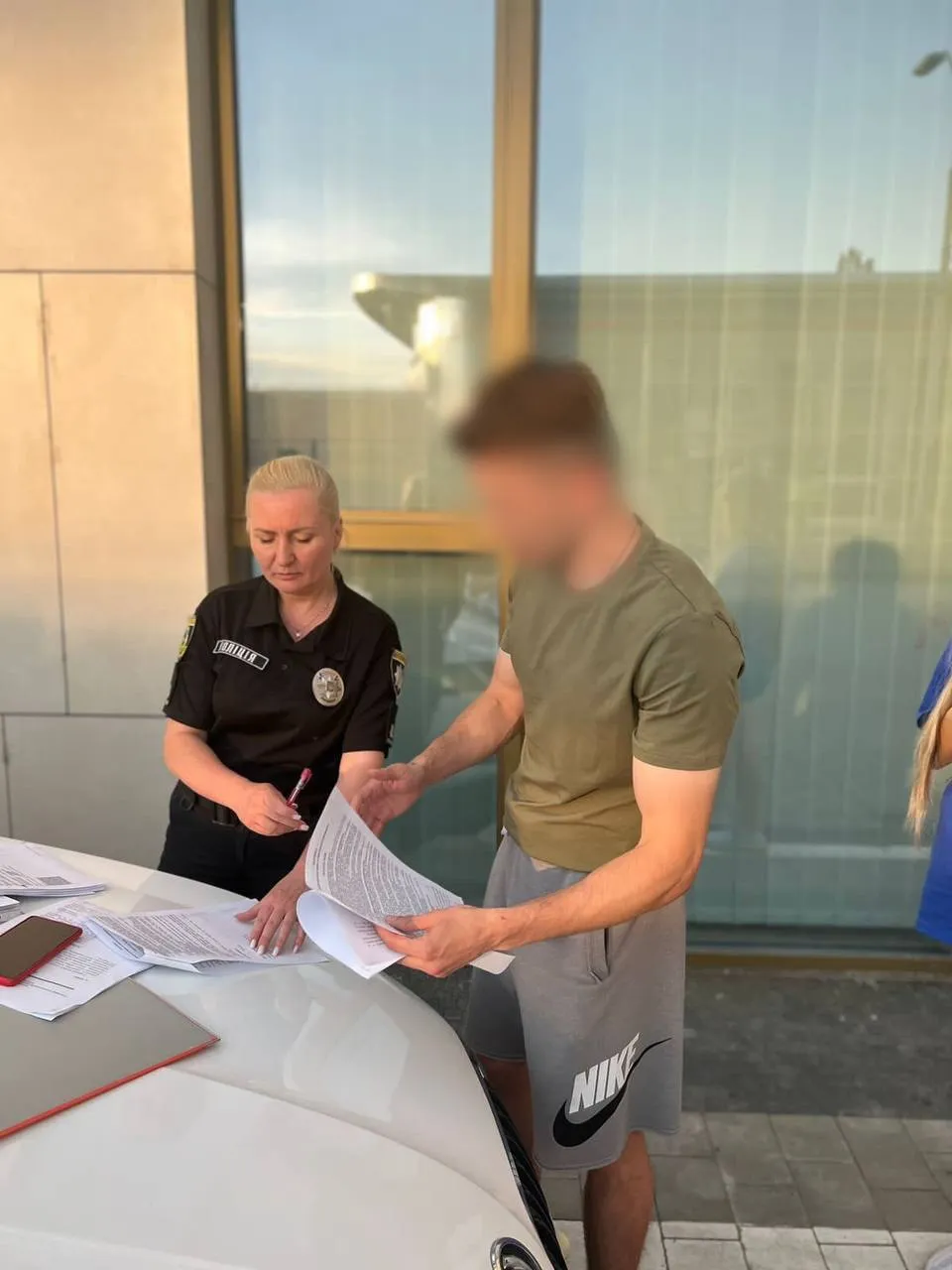 На Київщині чоловік через зауваження завдав смертельні травми багатодітному батьку. Фото