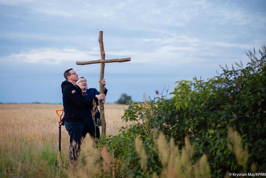 Прем’єр-міністр Польщі Моравецький в Україні вшанував пам’ять жертв Волинської трагедії 03