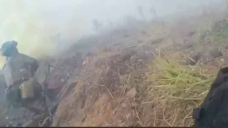 Военнослужащие Нацгвардии штурмовали позицию врага в Запорожье, приблизившись почти вплотную. Видео